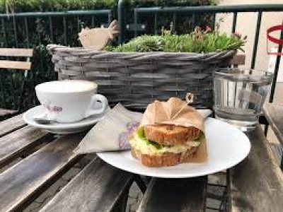 Le Petit café